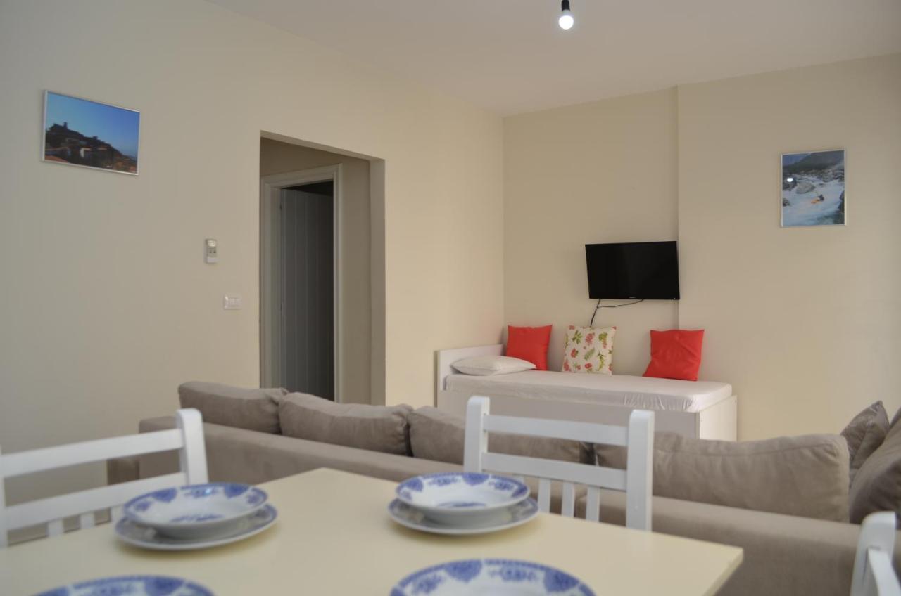 Sejdi Apartments Sarandë Esterno foto