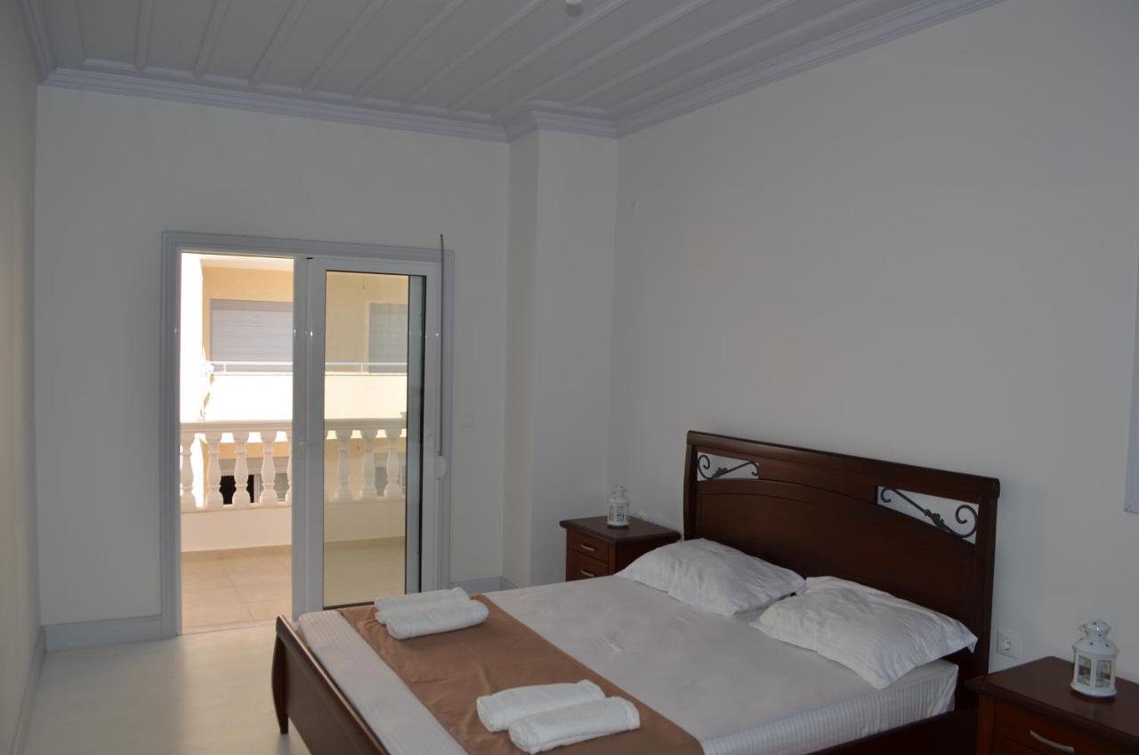 Sejdi Apartments Sarandë Esterno foto